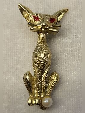 Vintage Gold-toned Siamese Cat Brooch / Pin